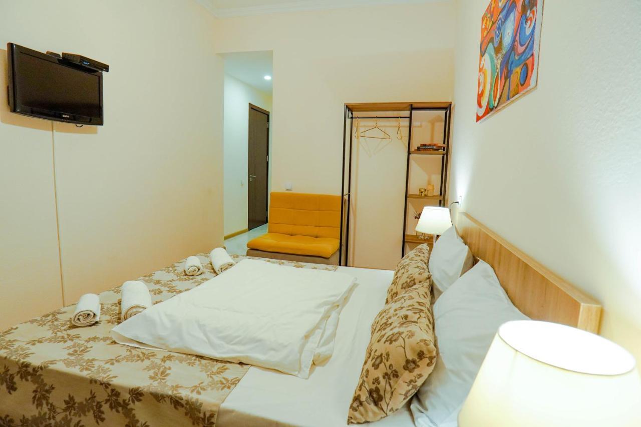 Check-In Hotel Tbilisi Exterior foto